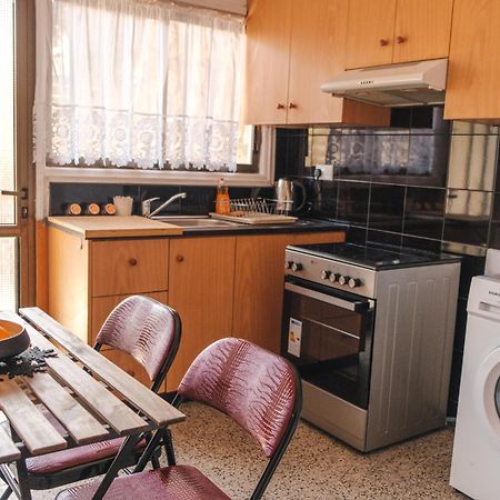 Serenityone - Centrally Located One Bedroom Apt 아이아 나파 외부 사진