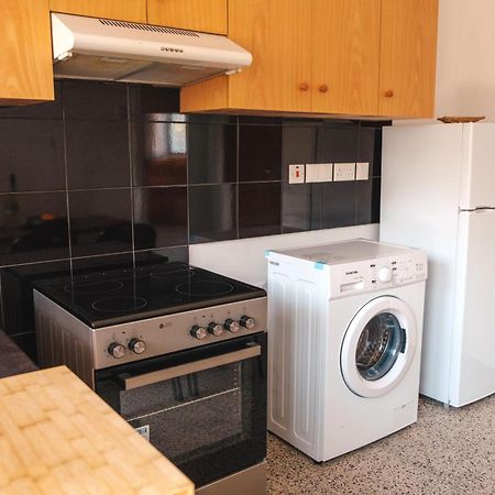Serenityone - Centrally Located One Bedroom Apt 아이아 나파 외부 사진