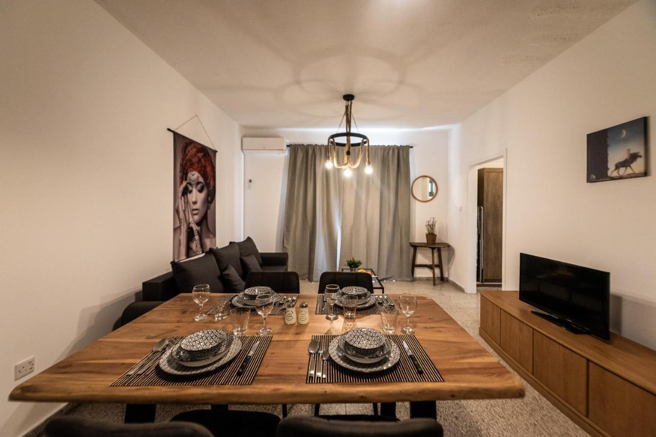 Serenityone - Centrally Located One Bedroom Apt 아이아 나파 외부 사진
