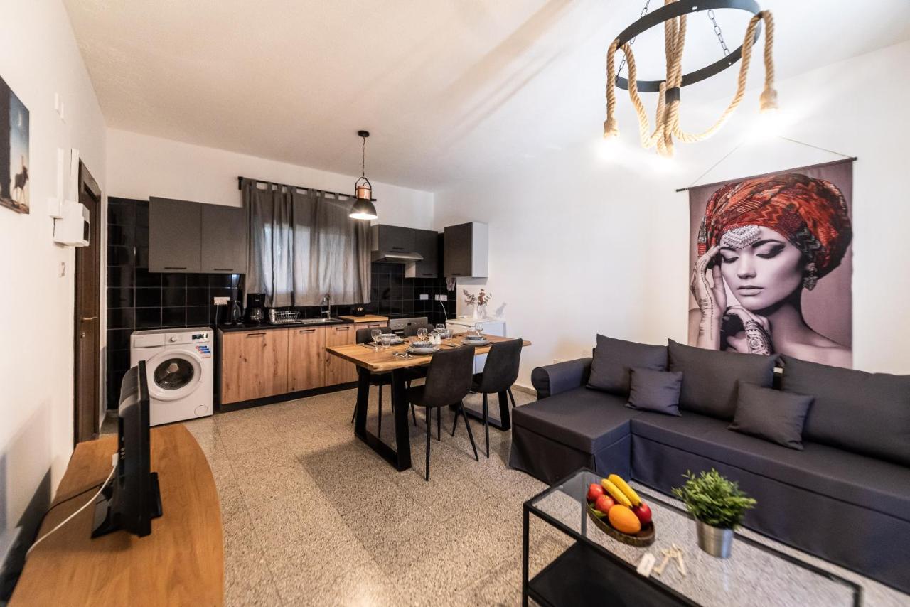Serenityone - Centrally Located One Bedroom Apt 아이아 나파 외부 사진