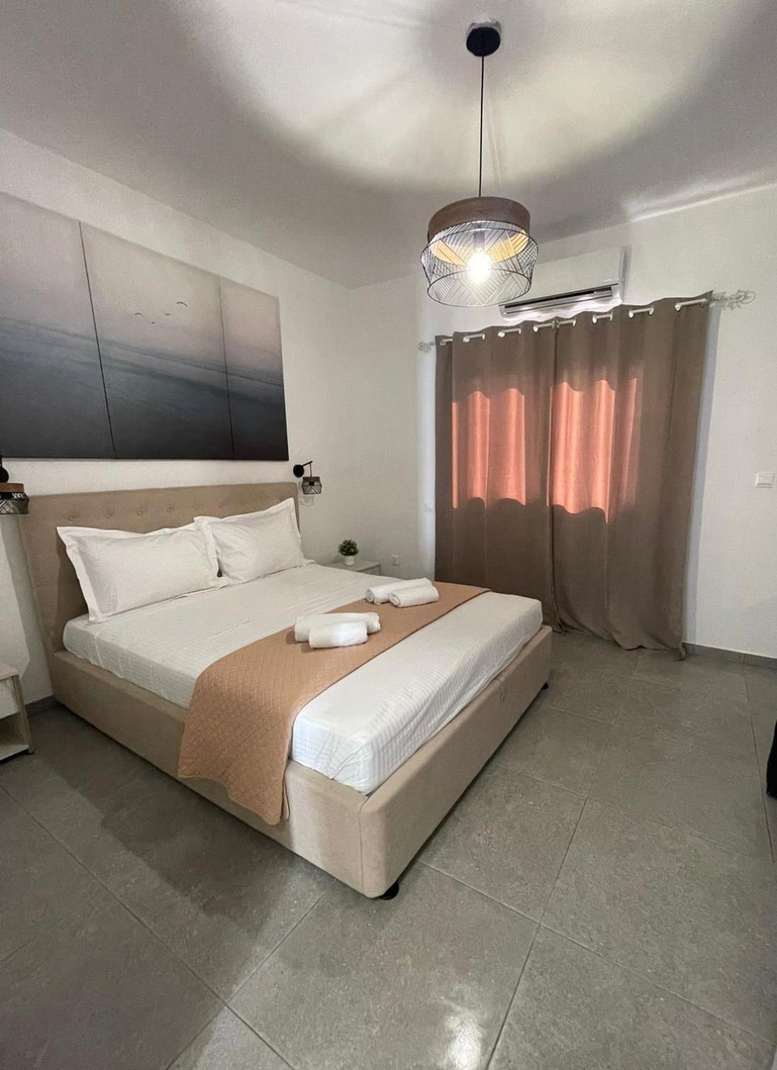 Serenityone - Centrally Located One Bedroom Apt 아이아 나파 외부 사진