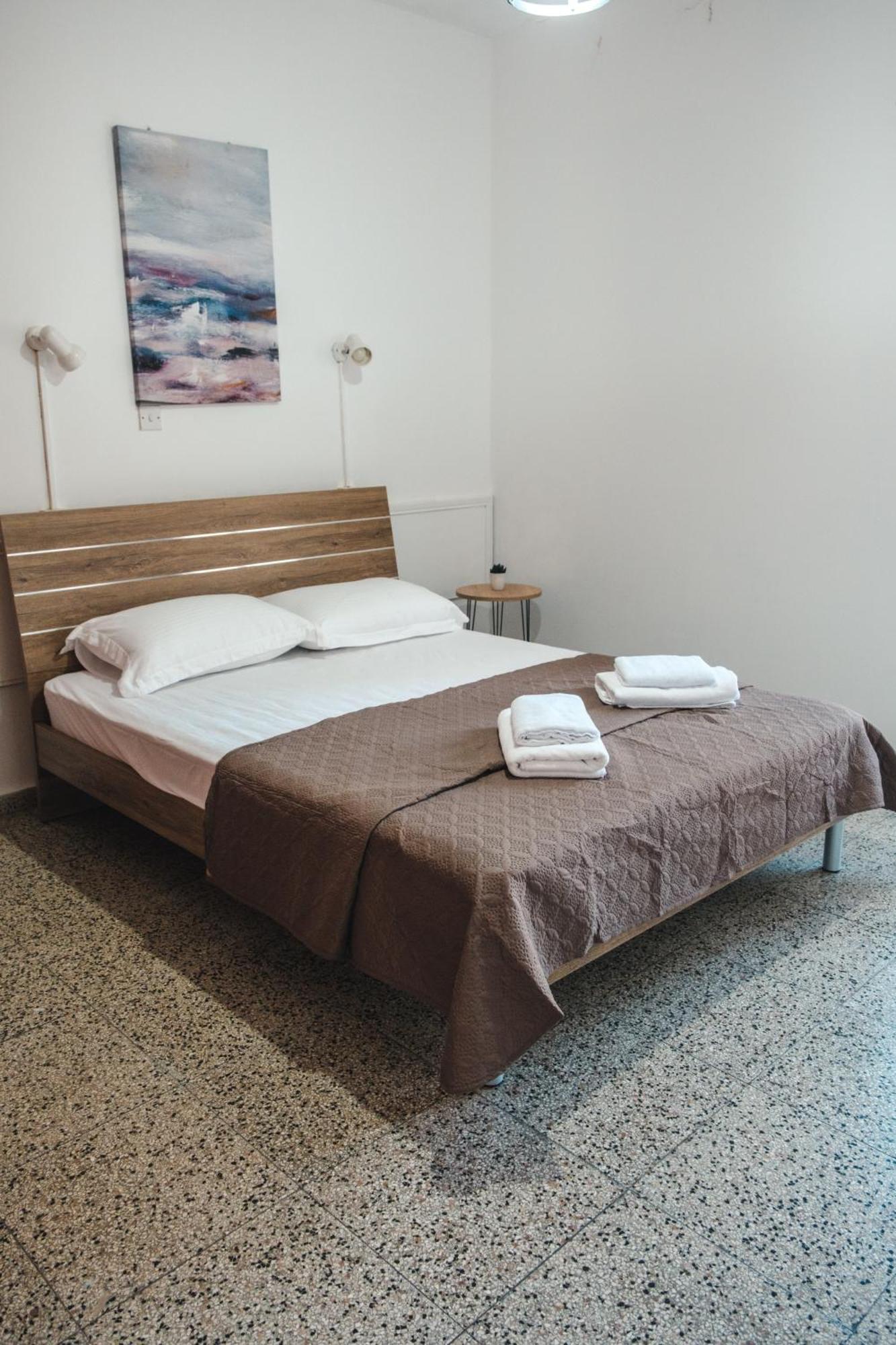 Serenityone - Centrally Located One Bedroom Apt 아이아 나파 외부 사진
