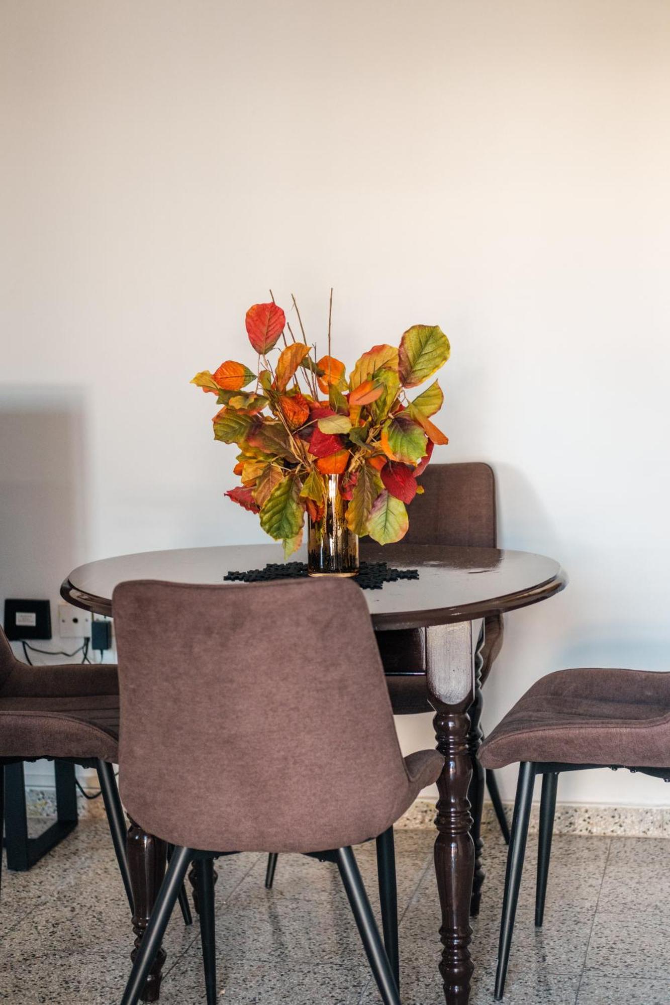 Serenityone - Centrally Located One Bedroom Apt 아이아 나파 외부 사진